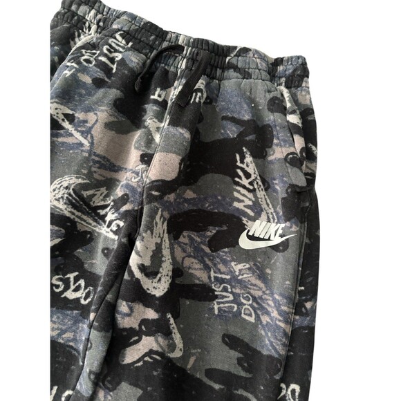 Nike Boy’s All Over Print Logo Black / Grey Sweatpants Size XL - Picture 3 of 7